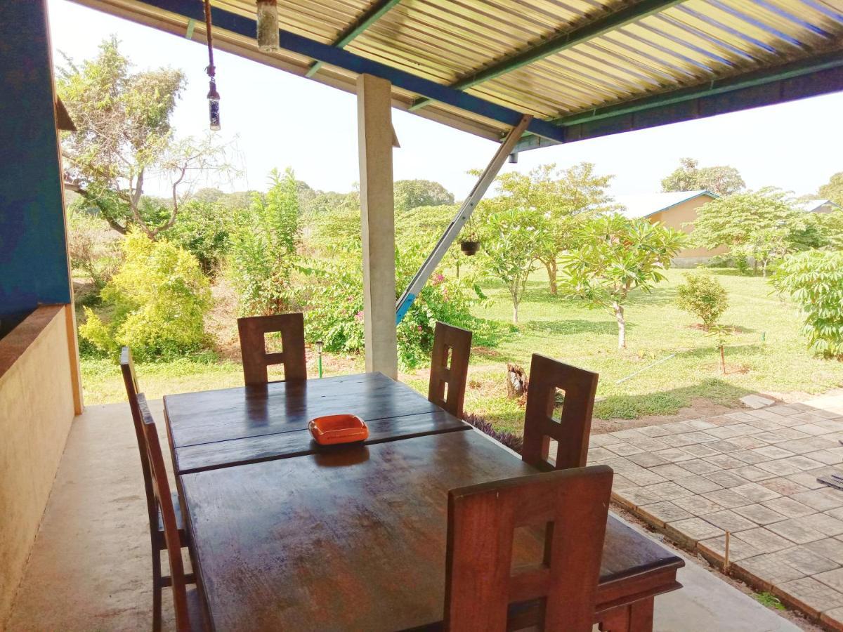 Hotel Birdwing Sigiriya Esterno foto