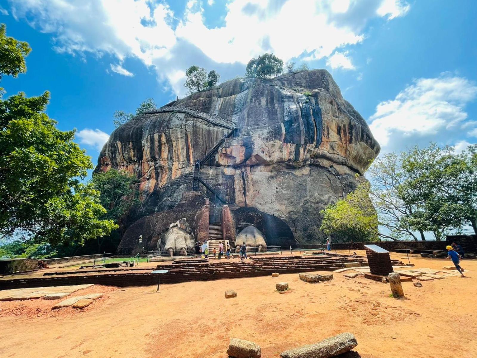Hotel Birdwing Sigiriya Esterno foto